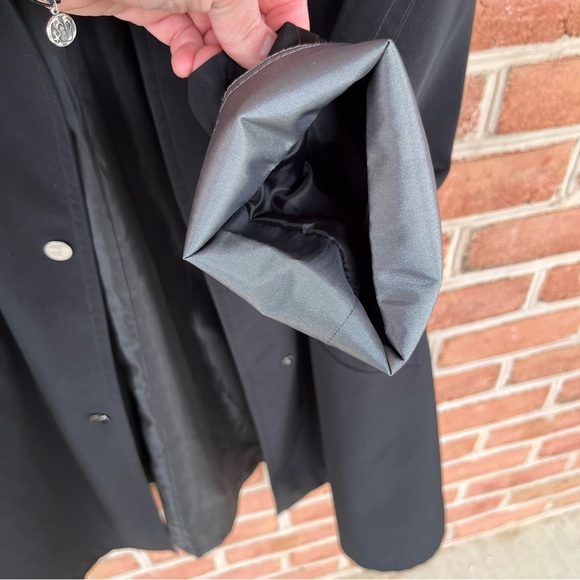 Ladies lightweight trench/raincoat. size medium - Picture 13 of 15